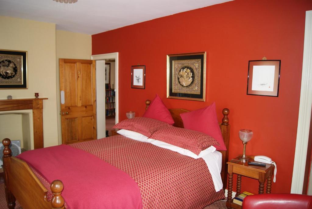 Meredith House Swansea Room photo