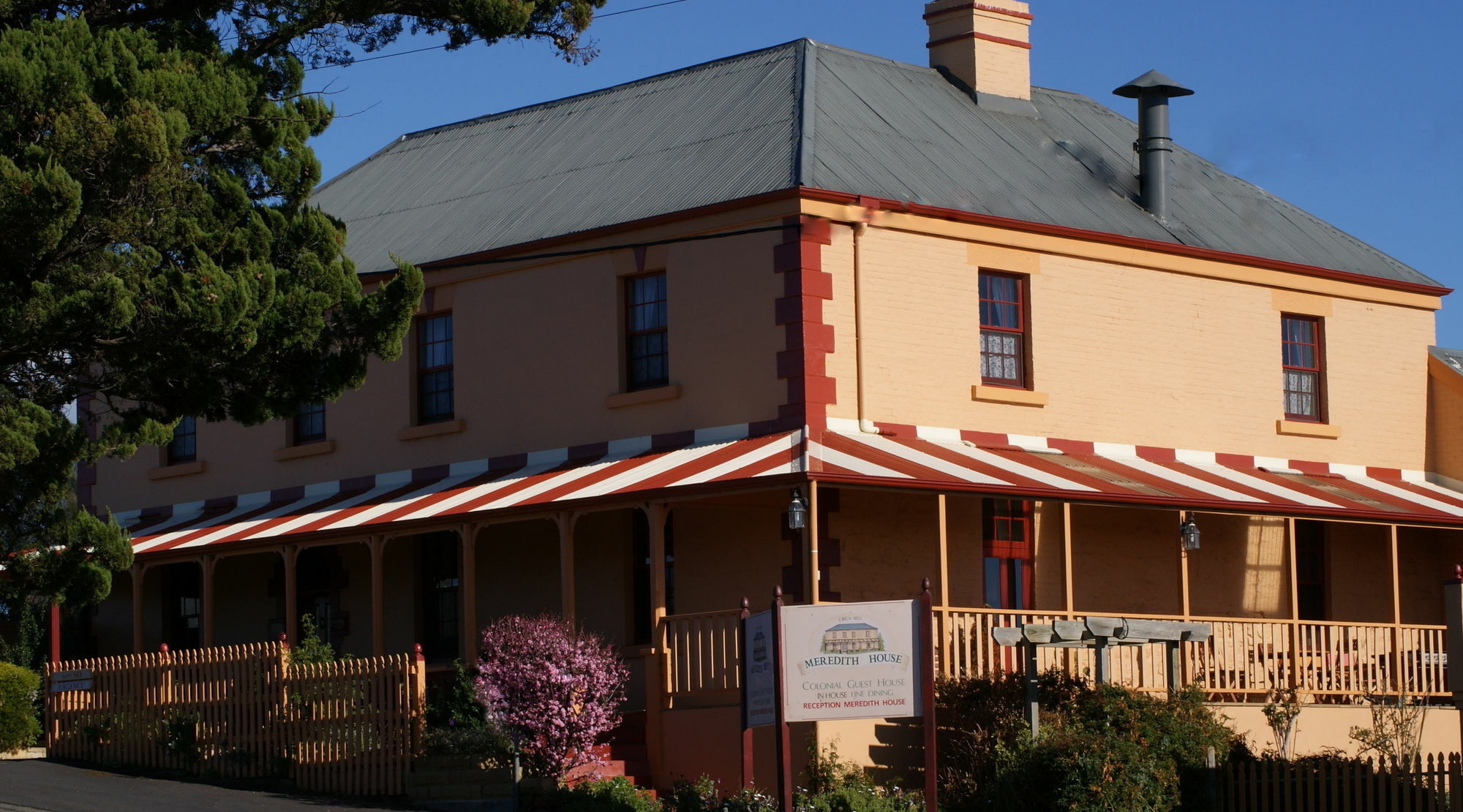 Meredith House Swansea Exterior photo